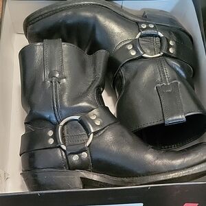 Frye Boots size 8 leather